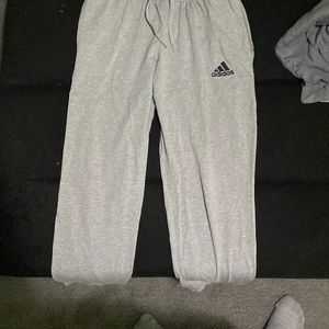 Adidas joggers men’s size medium
